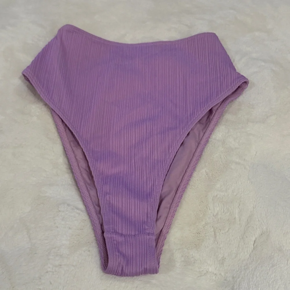 Frankies Bikinis new without
